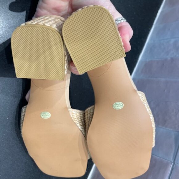 NEW DESIGNER STRAW RAFFIA HEEL & STRAP SANDALS HORSEBIT DECOR SIZE US 7 - Picture 9 of 9